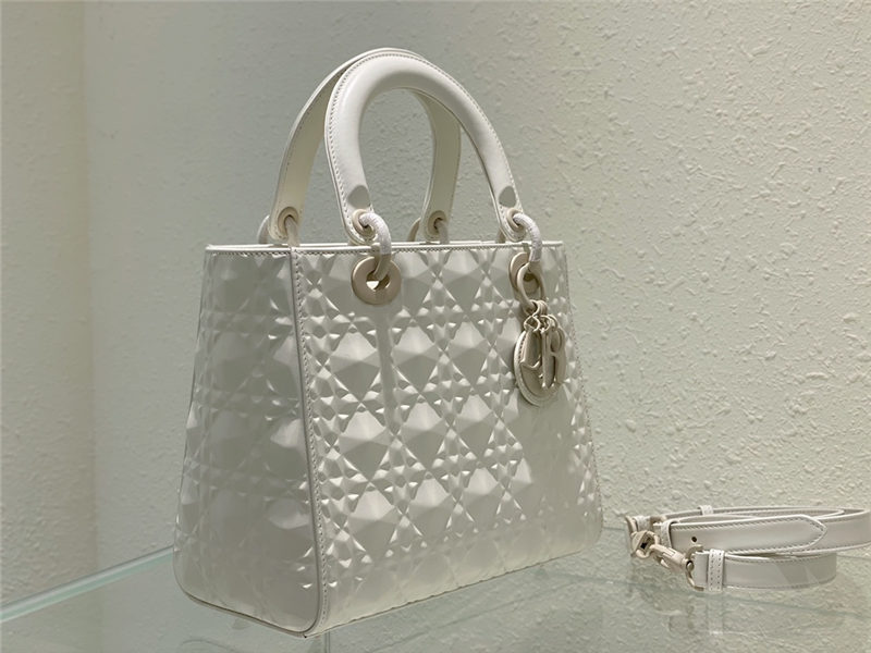 MEDIUM LADY Dior Cannage Calfskin with Diamond Motif White High