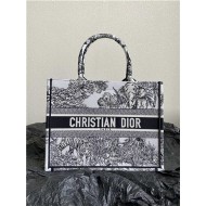 MEDIUM Dior BOOK TOTE Toile de Jouy Voyage Embroidery Black/White High