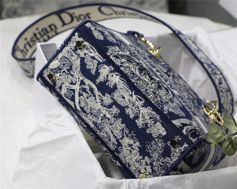 MEDIUM LADY D-LITE BAG Toile de Jouy Reverse Embroidery Blue High