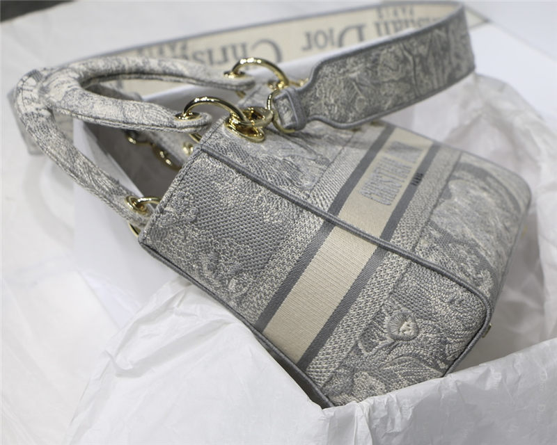 MEDIUM LADY D-LITE BAG Toile de Jouy Reverse Embroidery Gray High