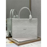 MEDIUM Dior BOOK TOTE Embroidery with Macramé Effect High