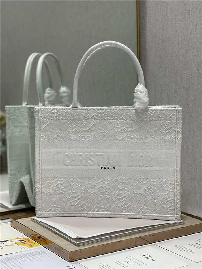 MEDIUM Dior BOOK TOTE Embroidery with Macramé Effect High