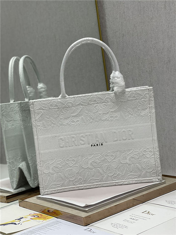 MEDIUM Dior BOOK TOTE Embroidery with Macramé Effect High