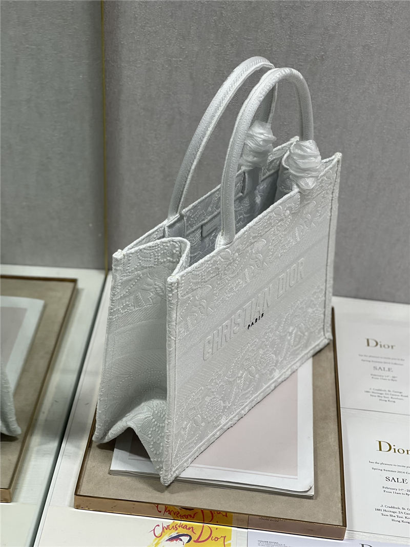 MEDIUM Dior BOOK TOTE Embroidery with Macramé Effect High