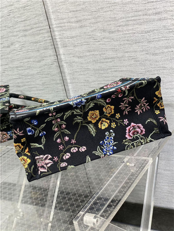 MEDIUM Dior BOOK TOTE Dior Petites Fleurs Embroidery Black High