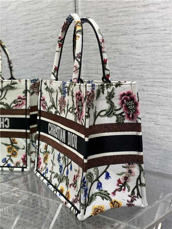 MEDIUM Dior BOOK TOTE Dior Petites Fleurs Embroidery White High