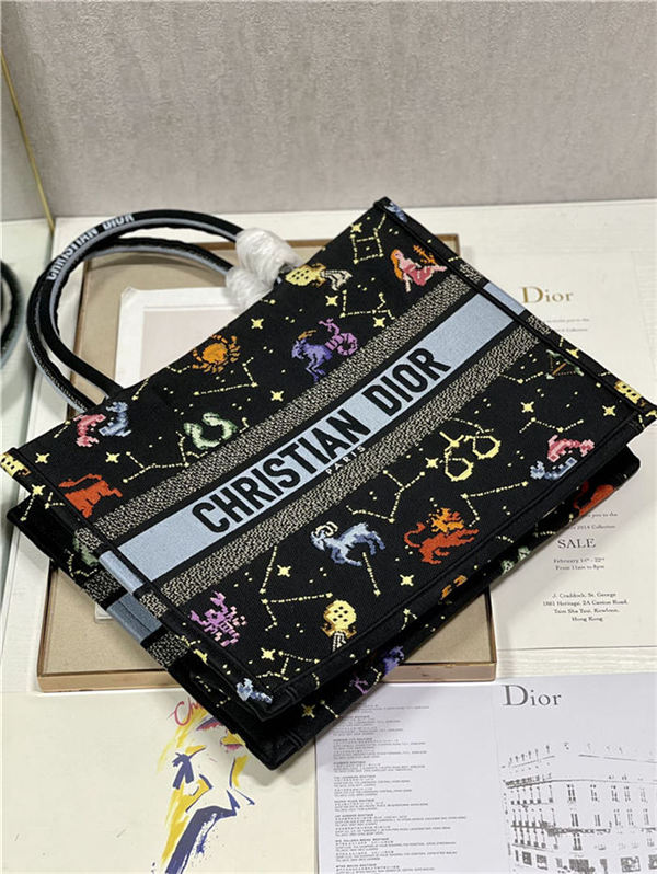 MEDIUM Dior BOOK TOTE Dior Pixel Zodiac Embroidery Black High