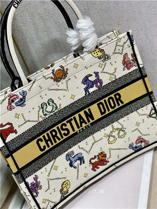 MEDIUM Dior BOOK TOTE Dior Pixel Zodiac Embroidery White High