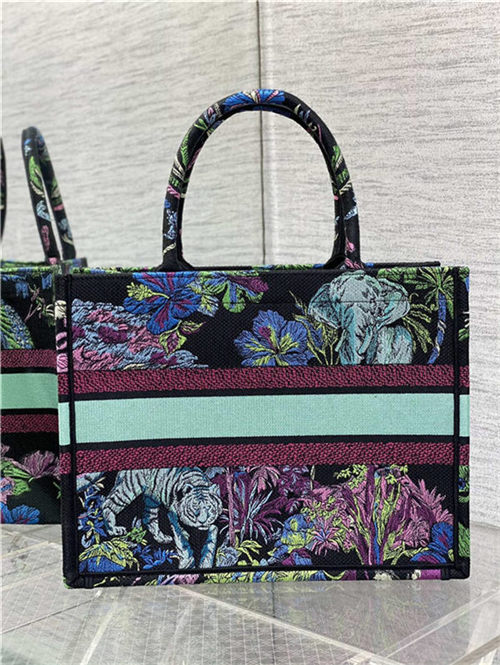 MEDIUM Dior BOOK TOTE Toile de Jouy Voyage Embroidery Blue High