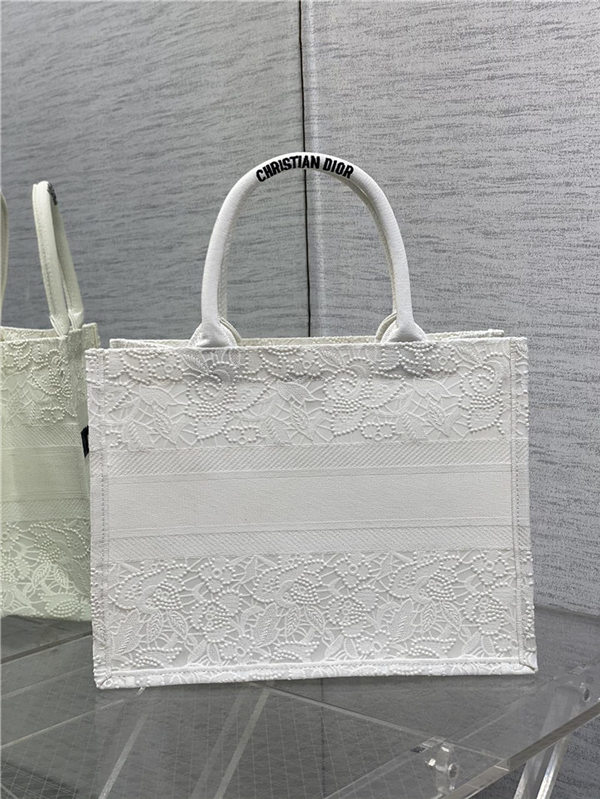 MEDIUM Dior BOOK TOTE D-Lace Embroidery with Macramé Effect High