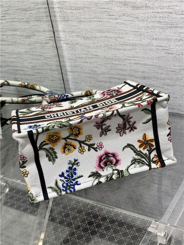 SMALL Dior BOOK TOTE Dior Petites Fleurs Embroidery White High