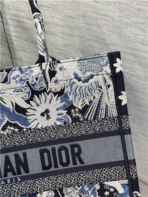 MEDIUM Dior BOOK TOTE fields and gardens Embroidery High