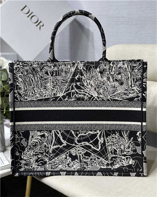 LARGE Dior BOOK TOTE Dior Around the World Embroidery Black and White High