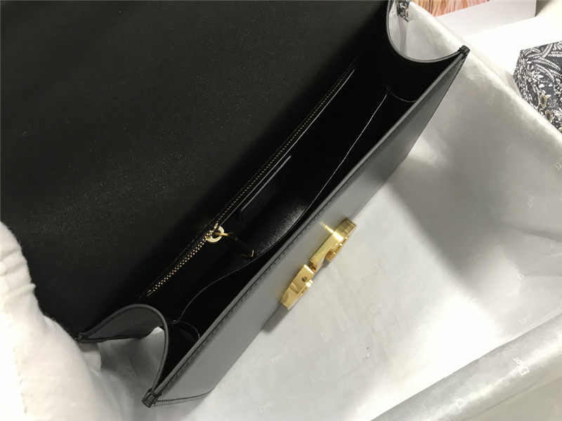 30 MONTAIGNE BAG Calfskin Black High