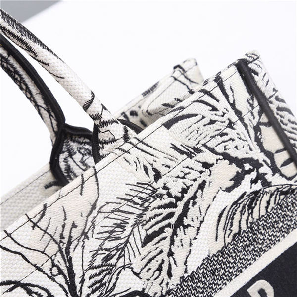 MEDIUM Dior BOOK TOTE Dior Hibiscus Embroidery Palm Tree High