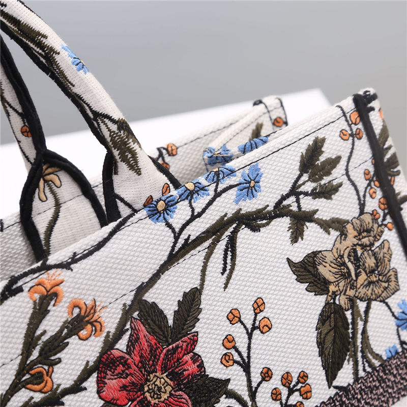 LARGE Dior BOOK TOTE Embroidery High