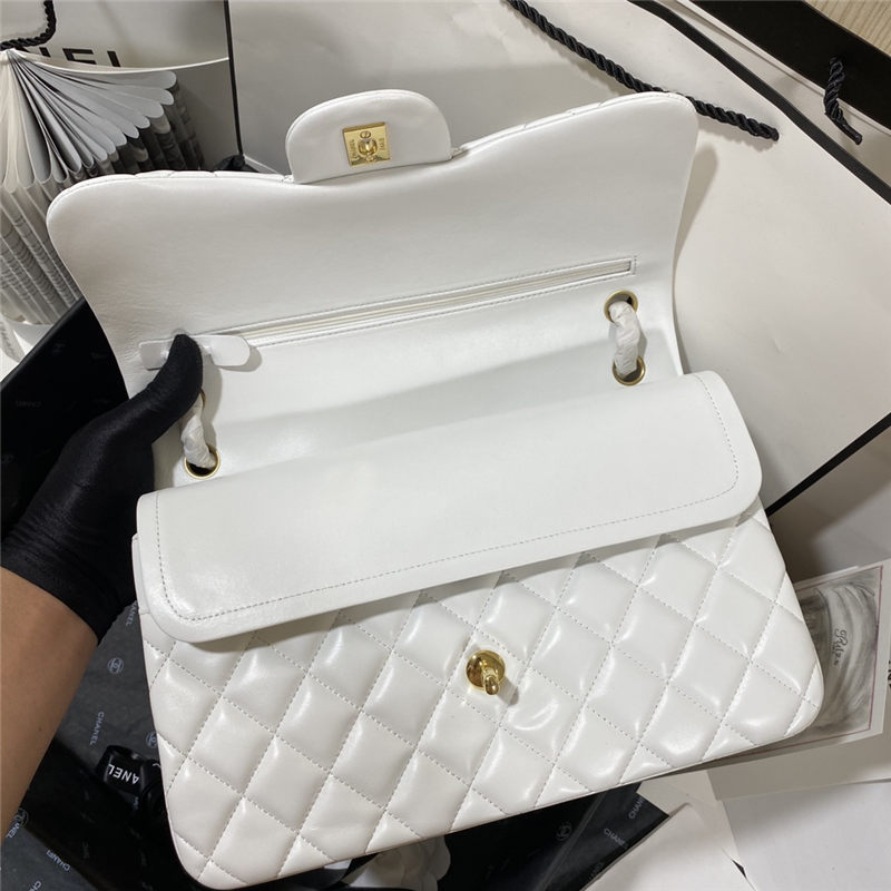 Large CLASSIC HANDBAG Lambskin Gold Metal White B