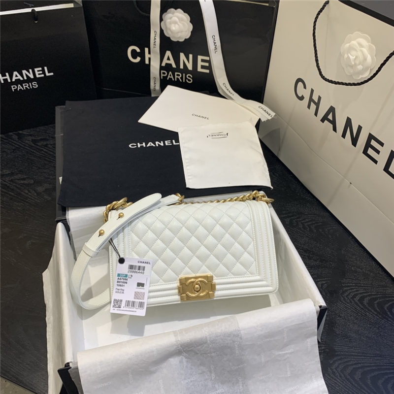 BOY Chanel HANDBAG Grained Calfskin & Gold Metal White A