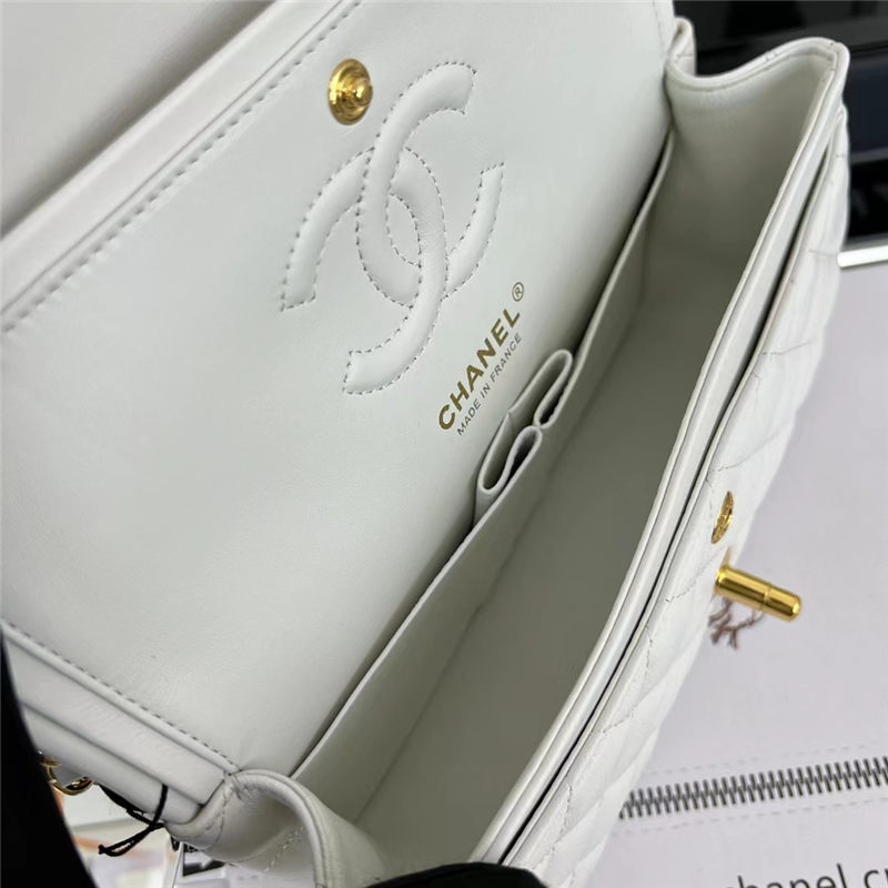 Small CLASSIC HANDBAG Lambskin Gold Metal White A