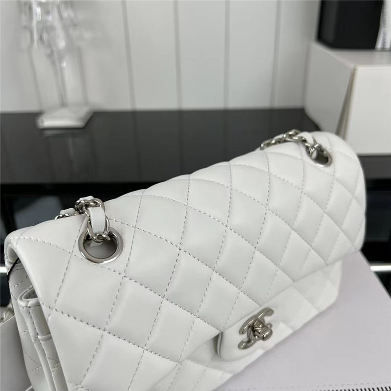 Small CLASSIC HANDBAG Lambskin Silver Metal White A