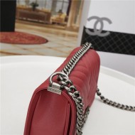 BOY Chanel HANDBAG Chevrons Pattern Grained Calfskin Red B