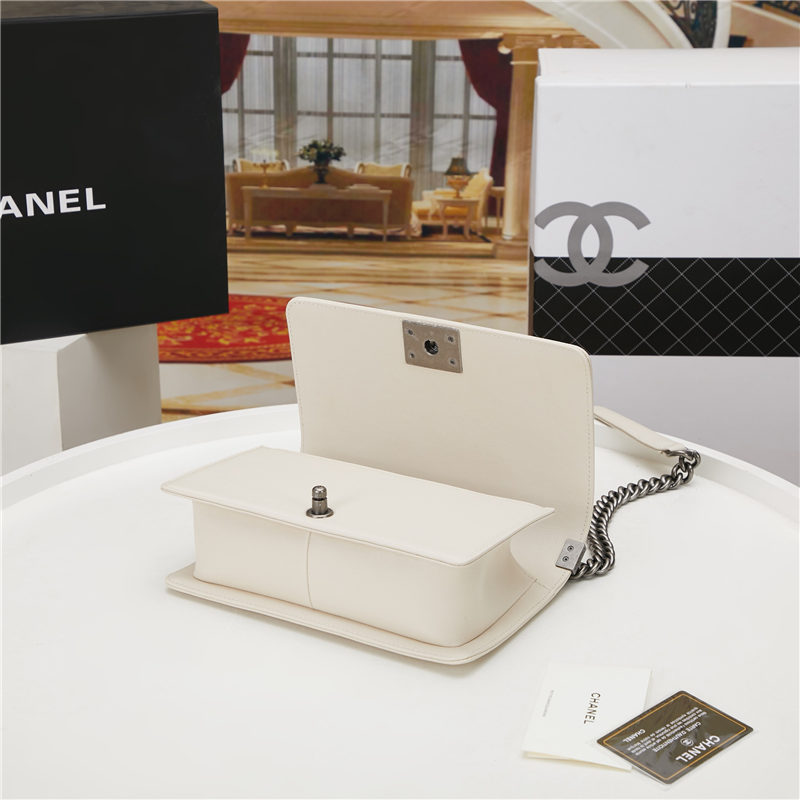 BOY Chanel HANDBAG Chevrons Pattern Grained Calfskin White B