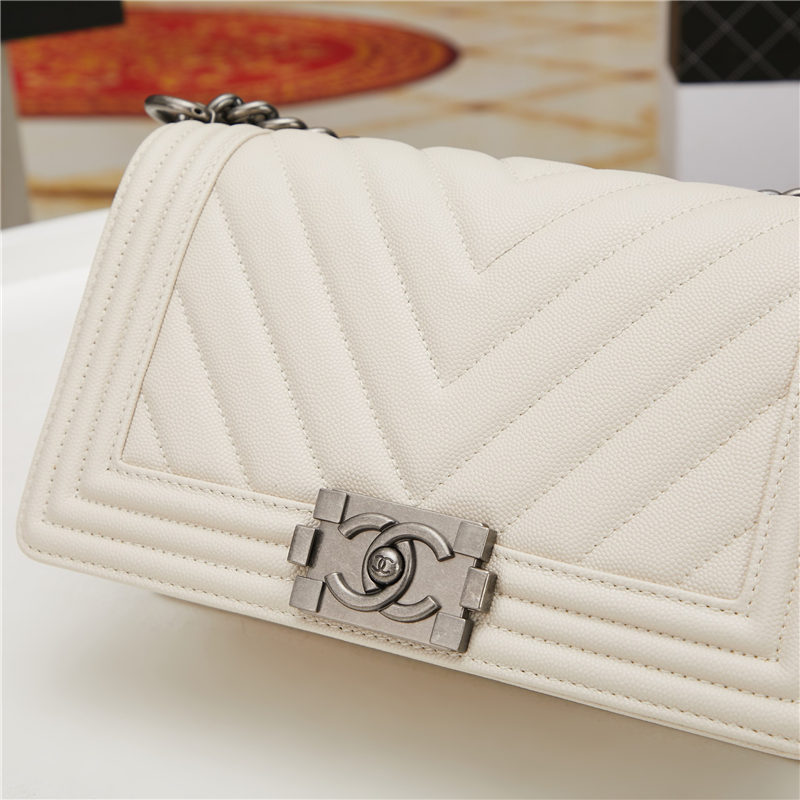 BOY Chanel HANDBAG Chevrons Pattern Grained Calfskin White B