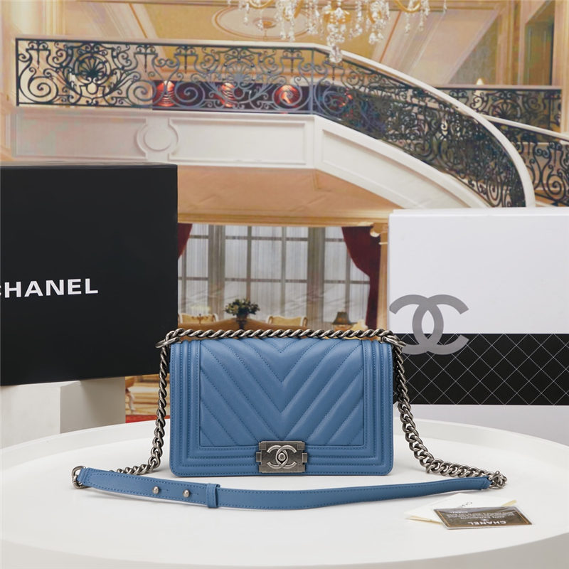 BOY Chanel HANDBAG Chevrons Pattern Grained Calfskin Blue B