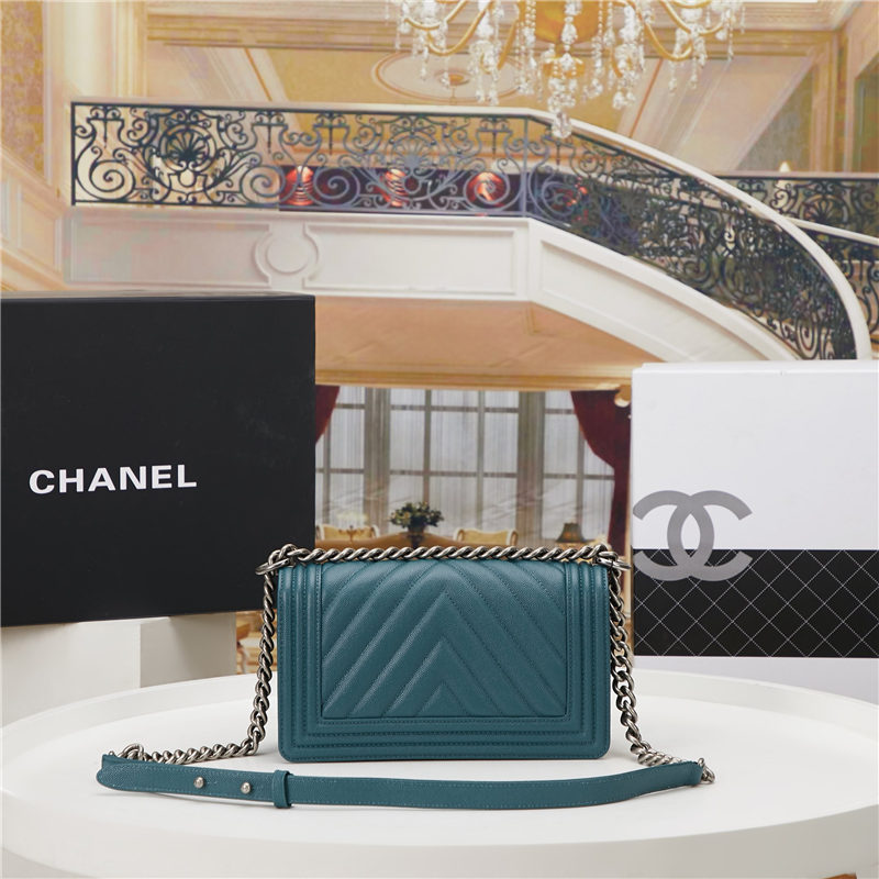 BOY Chanel HANDBAG Chevrons Pattern Grained Calfskin Dark Green B