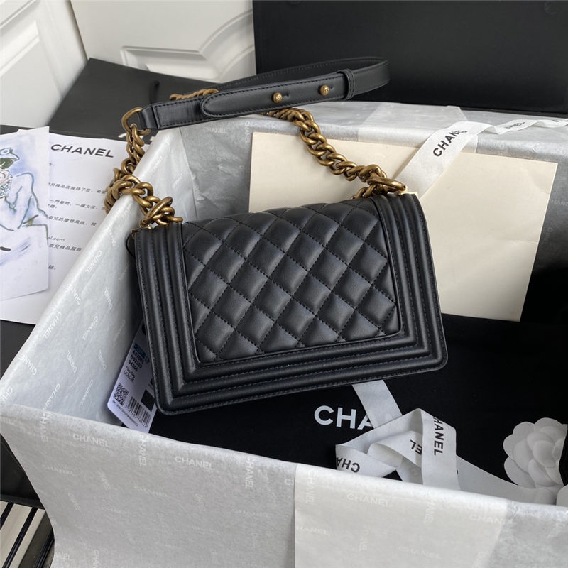 SMALL BOY Chanel HANDBAG Lambskin Black A