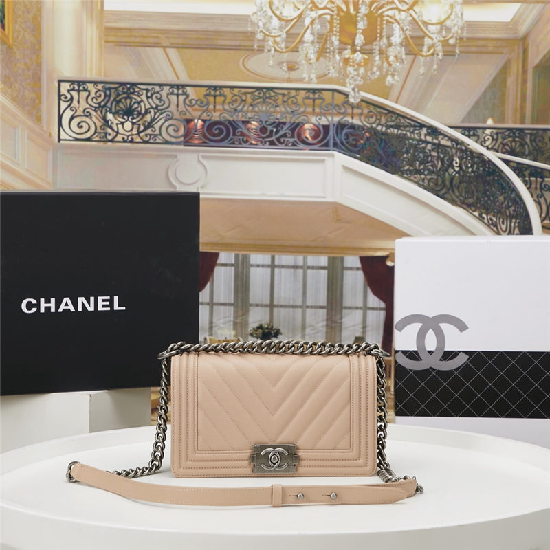 BOY Chanel HANDBAG Chevrons Pattern Grained Calfskin Beige B