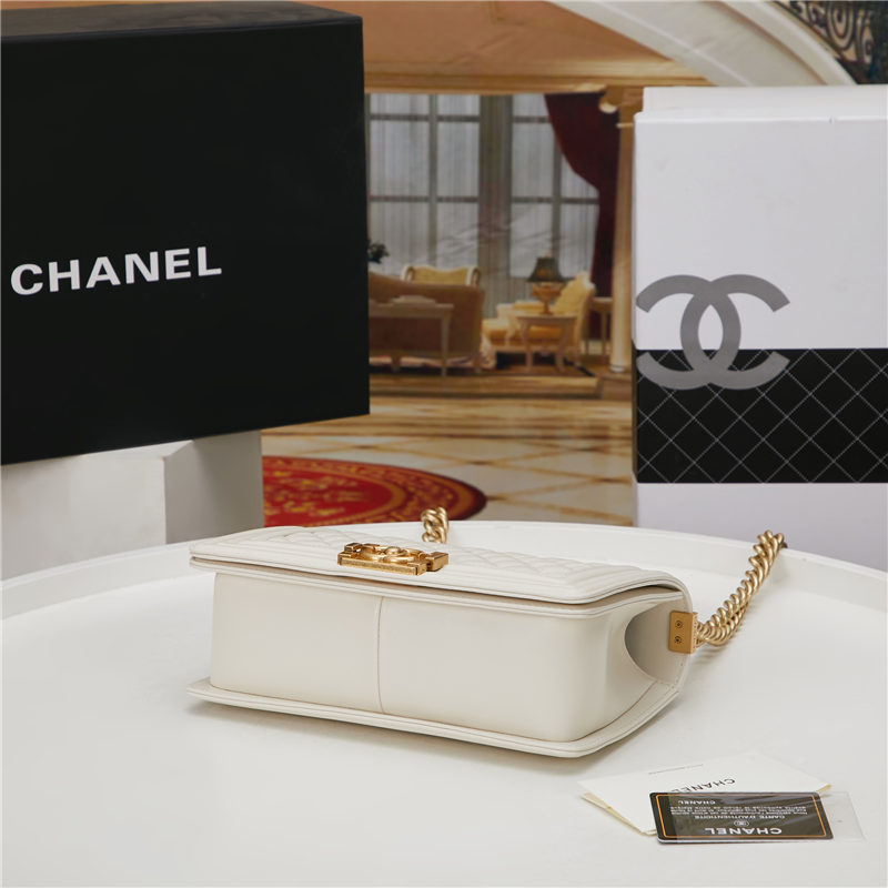 BOY Chanel HANDBAG Lambskin White B