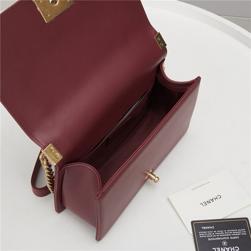 BOY Chanel HANDBAG Lambskin Burgundy B