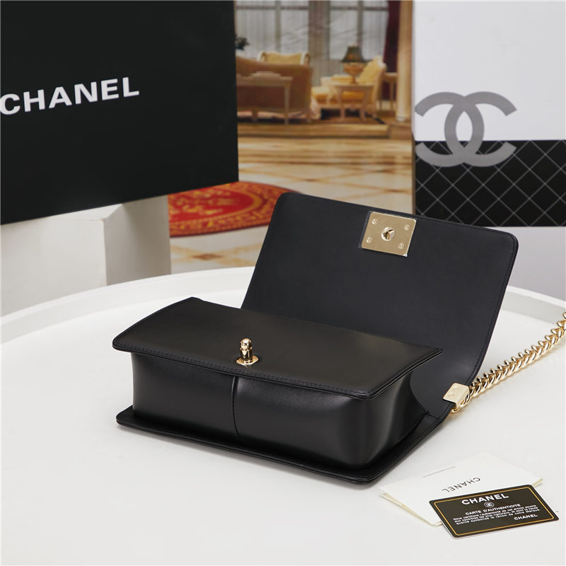 BOY Chanel HANDBAG Lambskin Black B