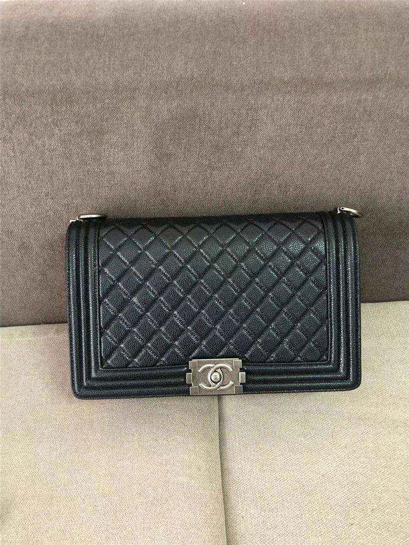 LARGE BOY Chanel HANDBAG Grained Calfskin Black High