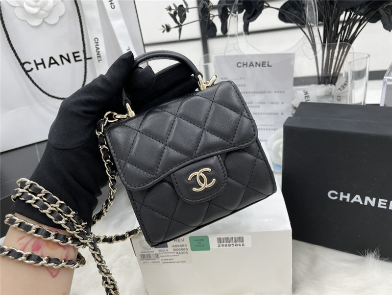 Chanel CLUTCH WITH CHAIN A68063 Lambskin & Gold-Tone Metal Black High