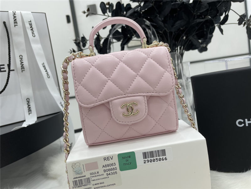 Chanel CLUTCH WITH CHAIN A68063 Lambskin & Gold-Tone Metal Pink High