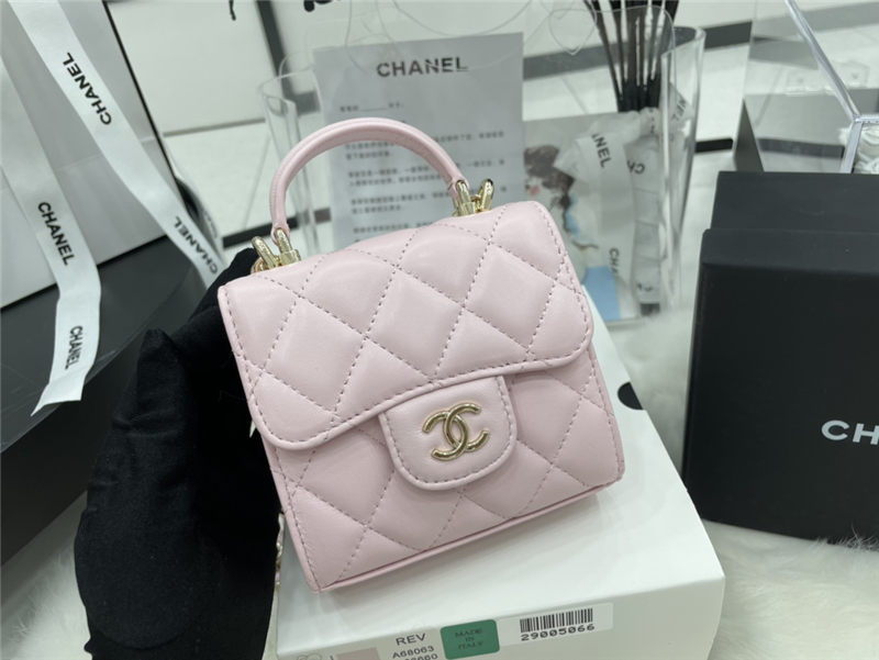 Chanel CLUTCH WITH CHAIN A68063 Lambskin & Gold-Tone Metal Pink High