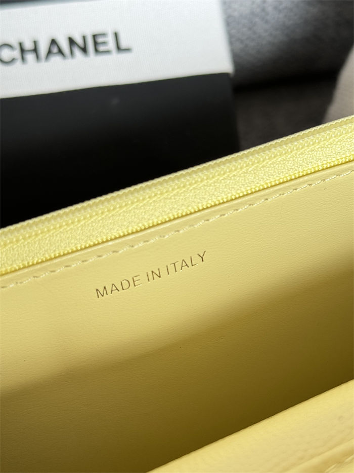 Classic Wallet on Chain AP0250 Grained Calfskin Yellow Gold Metal B