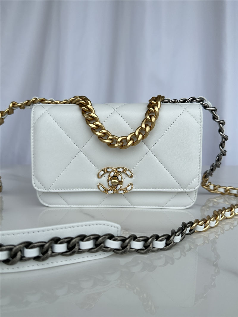 Chanel 19 WALLET ON CHAIN-A Shiny Lambskin, Gold/Silver-Tone & Ruthenium-Finish Metal White A