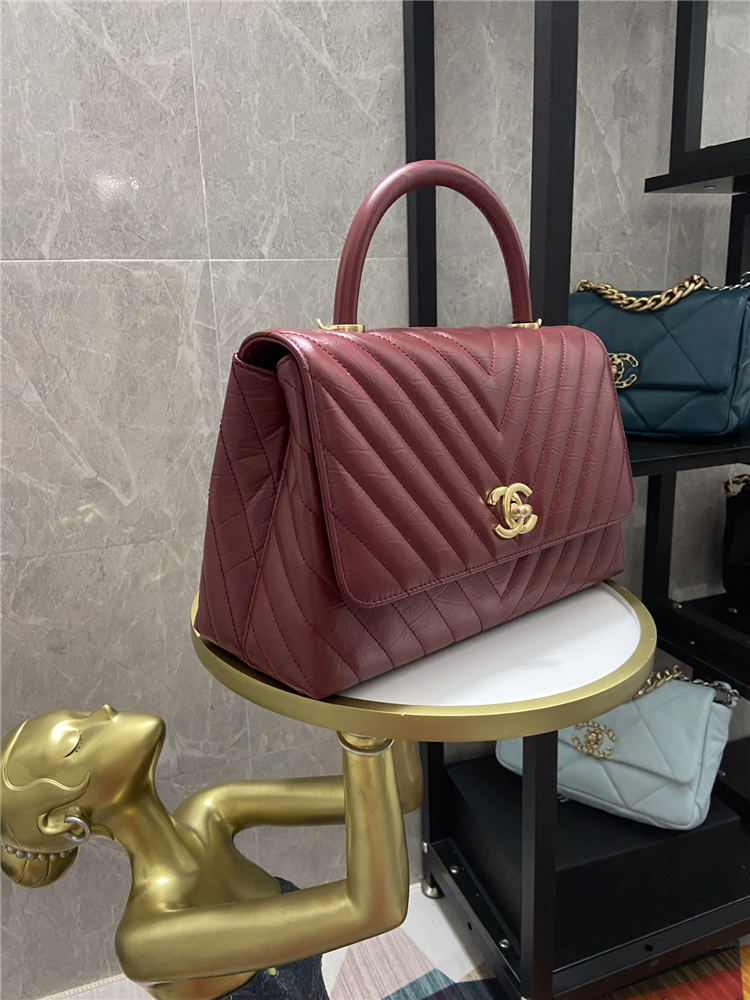 FLAP BAG WITH TOP HANDLE Chevrons Pattern Shiny Calfskin Burgundy Gold Metal High