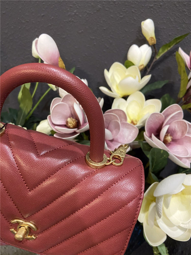 SMALL FLAP BAG WITH TOP HANDLE Chevrons Pattern Grained Calfskin Burgundy Gold Metal High