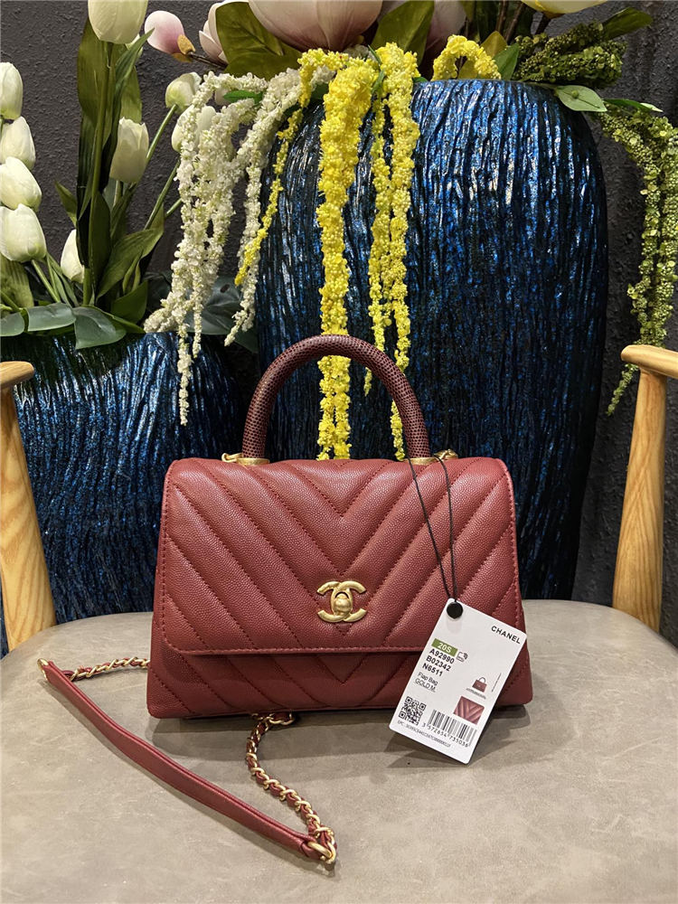 SMALL FLAP BAG WITH TOP HANDLE Chevrons Pattern Grained Calfskin Burgundy Gold Metal High