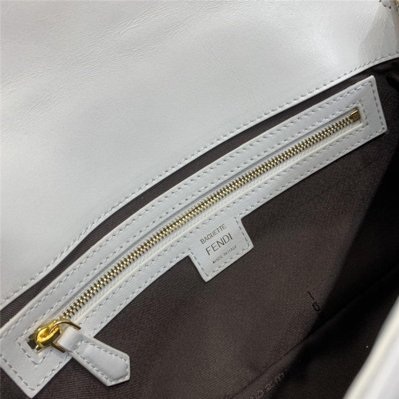 BAGUETTE leather bag white High