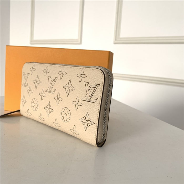 Louis Vuitton ZIPPY WALLET Mahina Ivory High