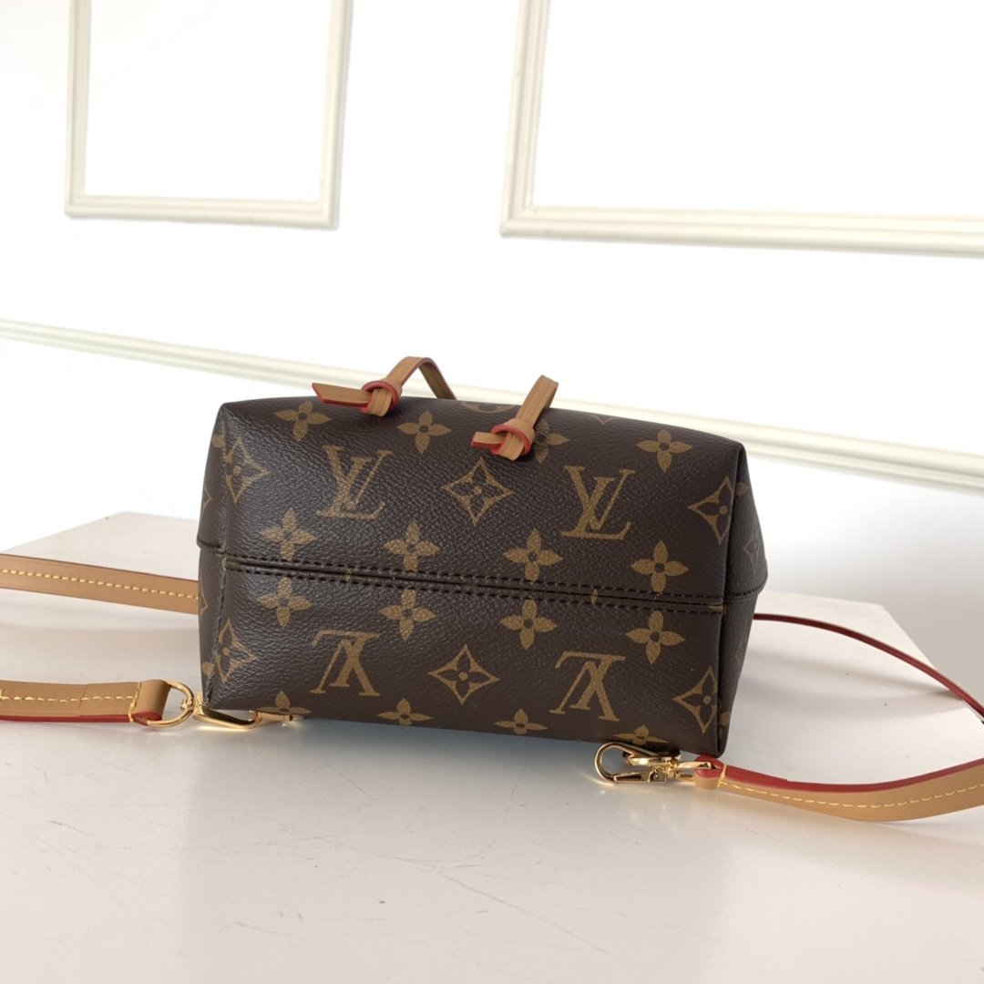 Louis Vuitton MONTSOURIS BB Natural High