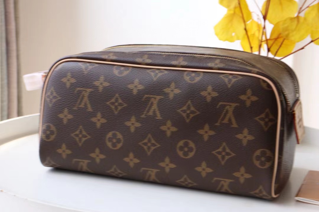 Louis Vuitton DOPP KIT TOILET POUCH Monogram High