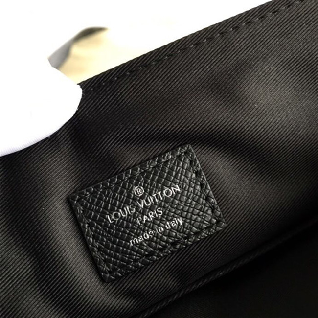 Louis Vuitton OUTDOOR FLAP MESSENGER Taiga Black High