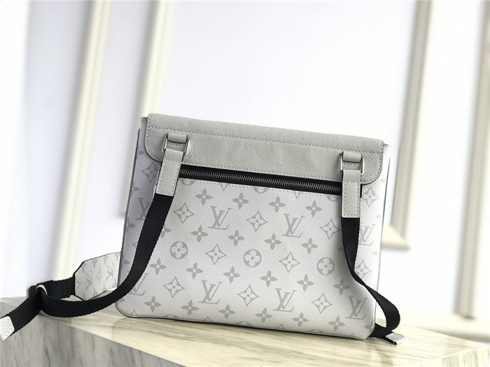 Louis Vuitton OUTDOOR FLAP MESSENGER Taiga White High