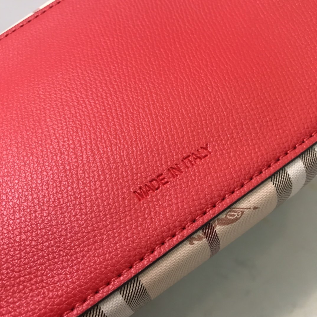 Burberry Tote Red High